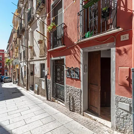 The Lovely Nest カリアリ